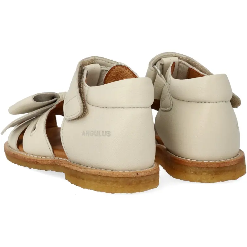 Angulus Oatmilk Sandal Med Sløfje Og Lukket Tå 2