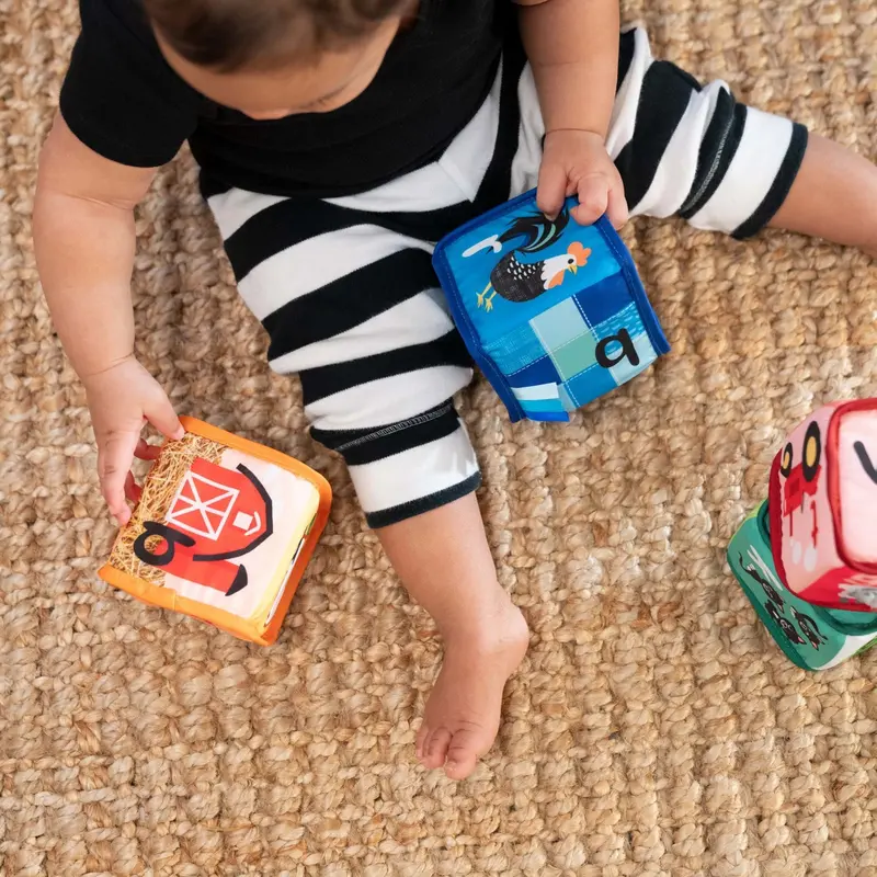 Baby Einstein Alpha Stacks™ Soft Klodser 2