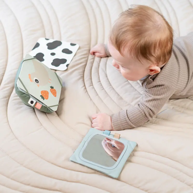Donebydeer Tiny Farm Green Baby Kontrastkortholder 2
