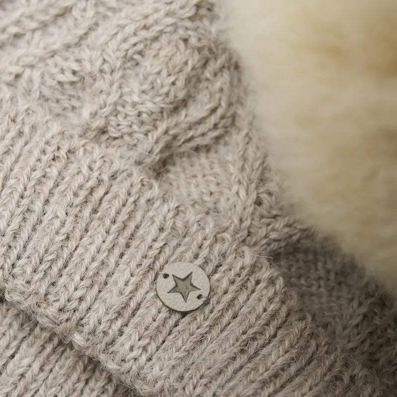 Huttelihut Camel Melange Hue Uld Strik Alpaca Pompom 2