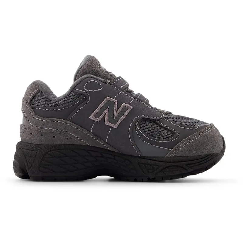 New Balance Castlerock 2002 Kids Hook & Loop Sneakers 5