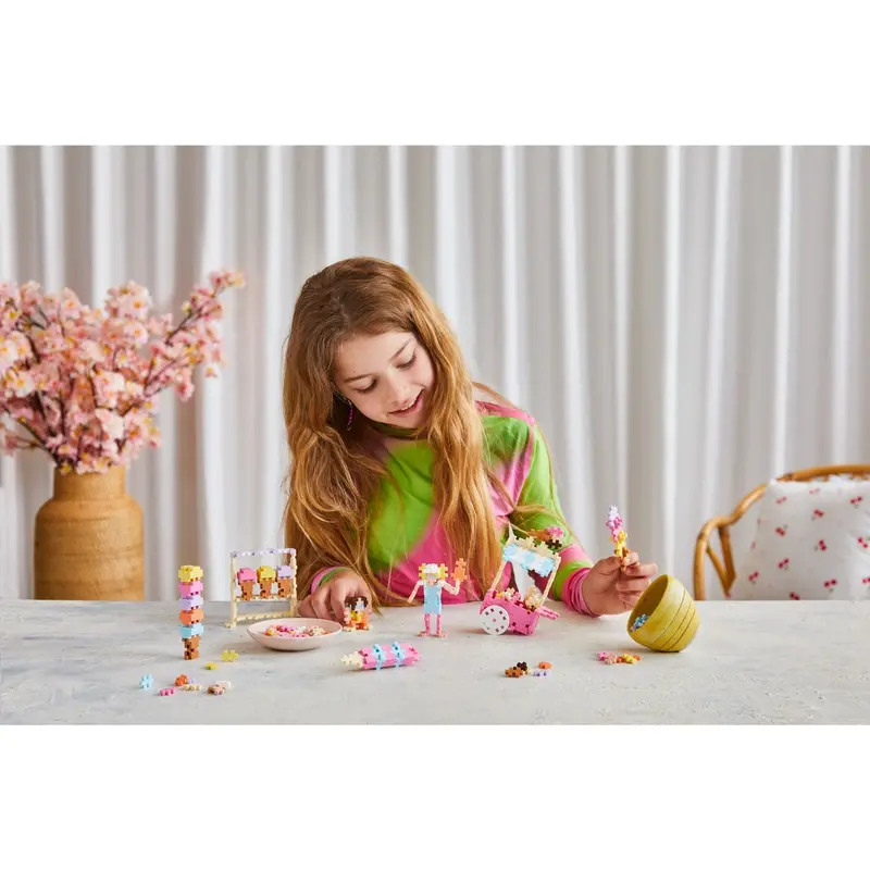 Plus-Plus Learn To Build Ice Cream Shop 2
