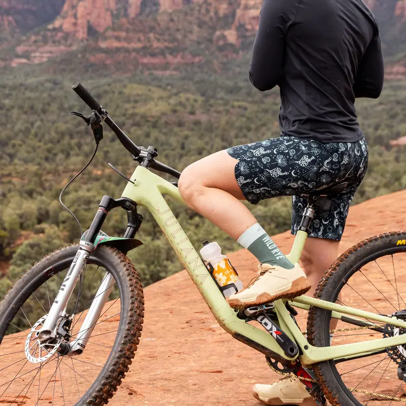 Riley Lightweight Bike Short | Past Season 14