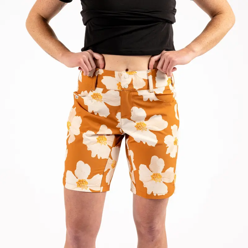 Riley Lightweight Bike Short | Past Season 8
